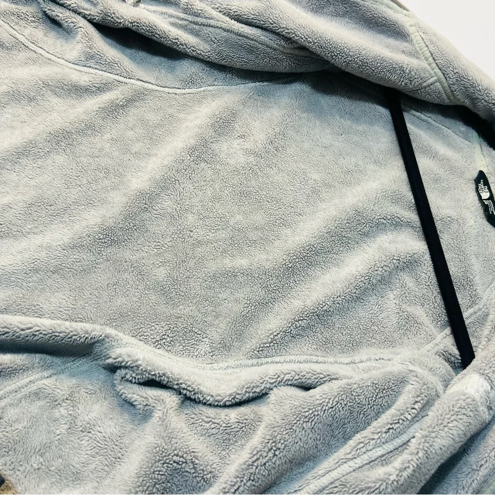The North Face Light Gray Fleece Jacket - Picture 6 of 13